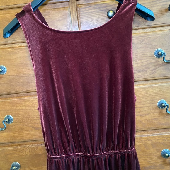 🌹Burgundy Velvet Romper🌹 - Picture 2 of 4